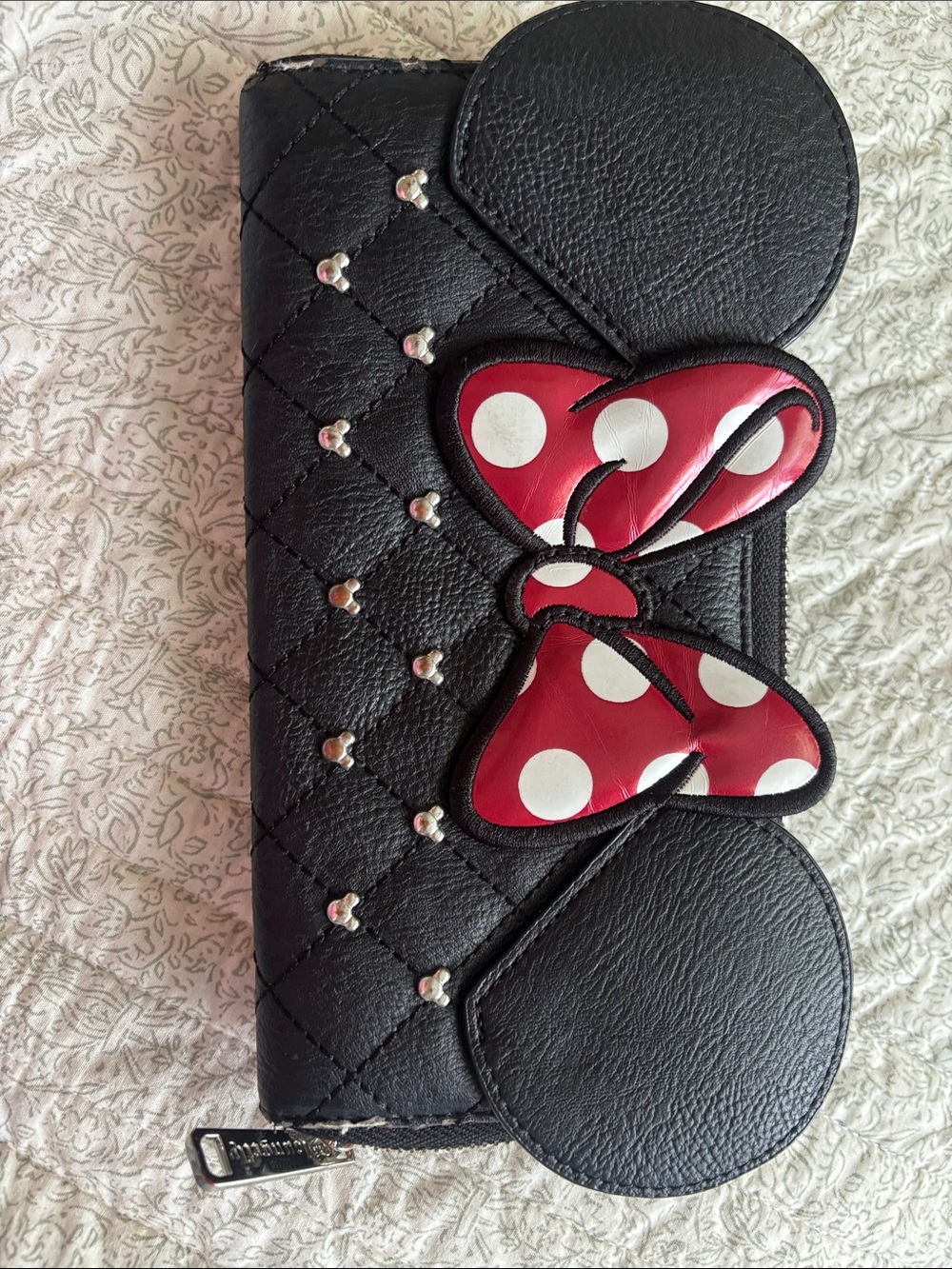loungfly minnie mouse wallet